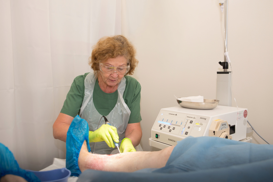 Vēnu čūlu ārstēšana ar ultraskaņas tehnoloģiju Veselības centrā 4